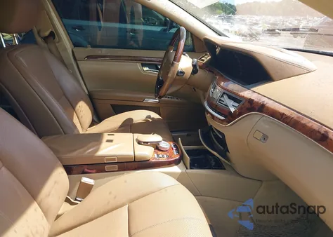 2007 Mercedes-Benz S 550 z USA, uszkodzony, nr VIN WDDNG71X47A081181